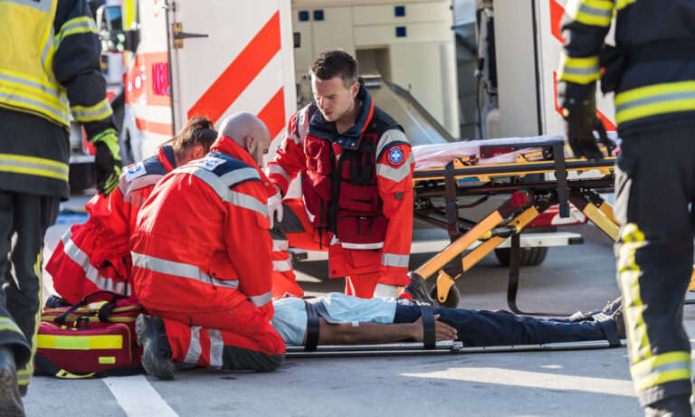 The Road Ahead: Navigating Emergency Car Loans When Your Wheels Hit a Wall