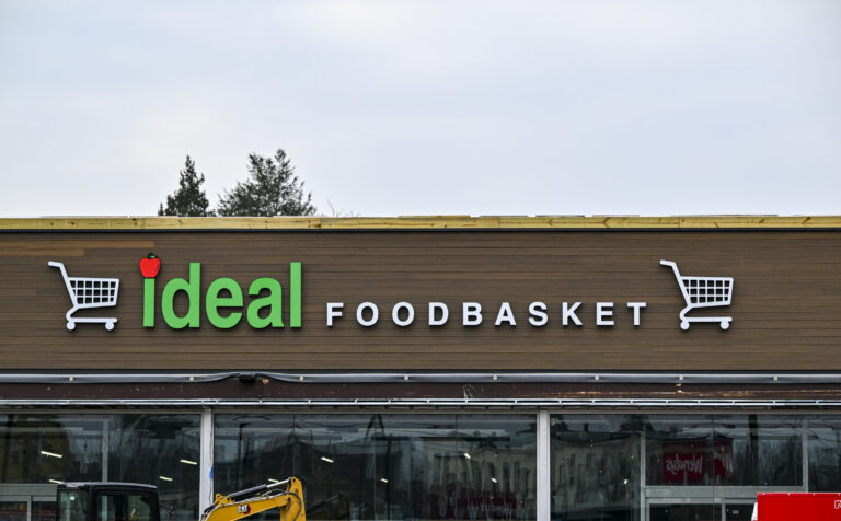 The Ultimate Guide: What’s the Ideal Credit Score for a Car Loan? Your Path to the Best Deals